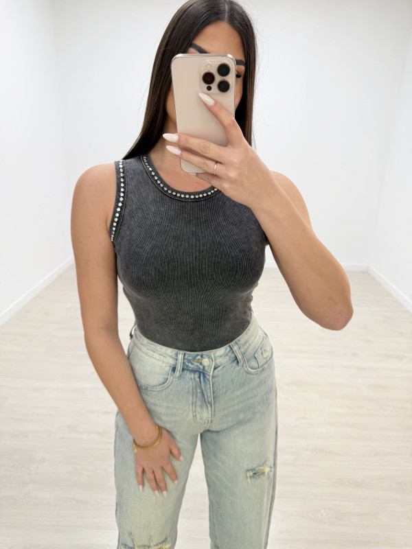 TOP LAVADO TACHAS NEGRO